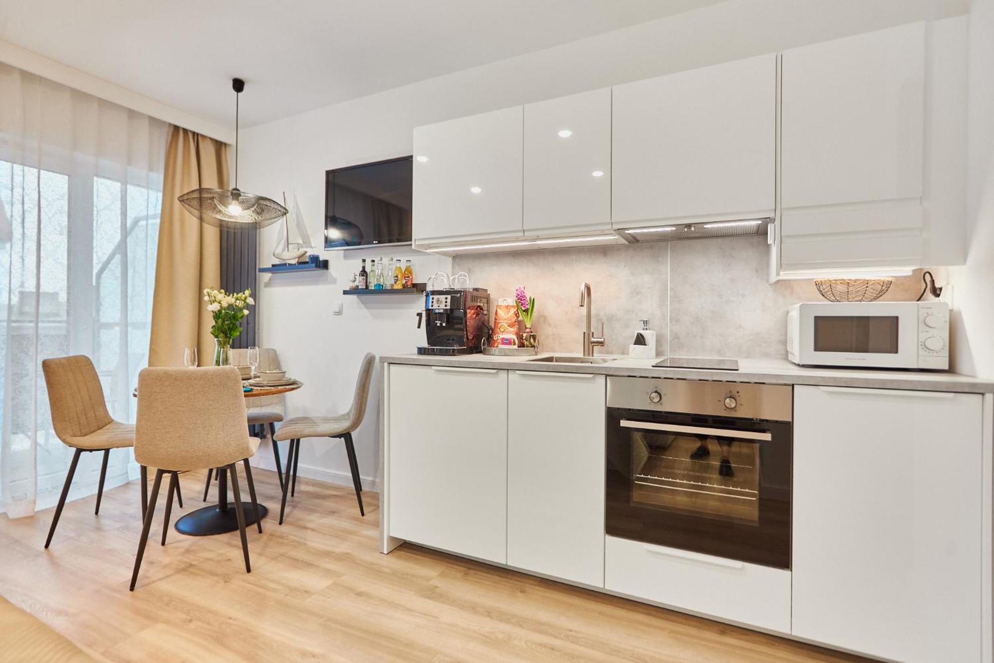 Golden Hour Apartments- Plac Slowianski 26 ชวีโนวิชแจ ภายนอก รูปภาพ