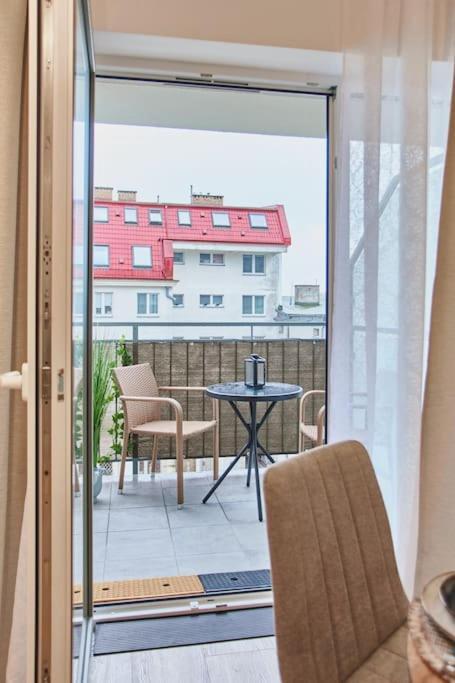 Golden Hour Apartments- Plac Slowianski 26 ชวีโนวิชแจ ภายนอก รูปภาพ