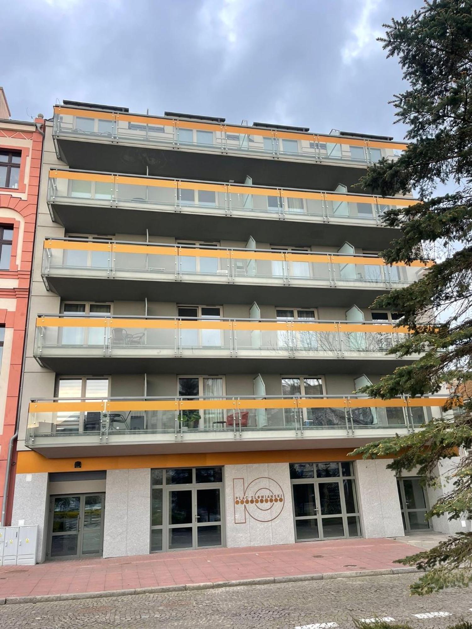 Golden Hour Apartments- Plac Slowianski 26 ชวีโนวิชแจ ภายนอก รูปภาพ